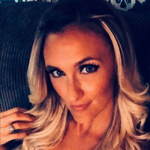 Meet your Posher, Melanie